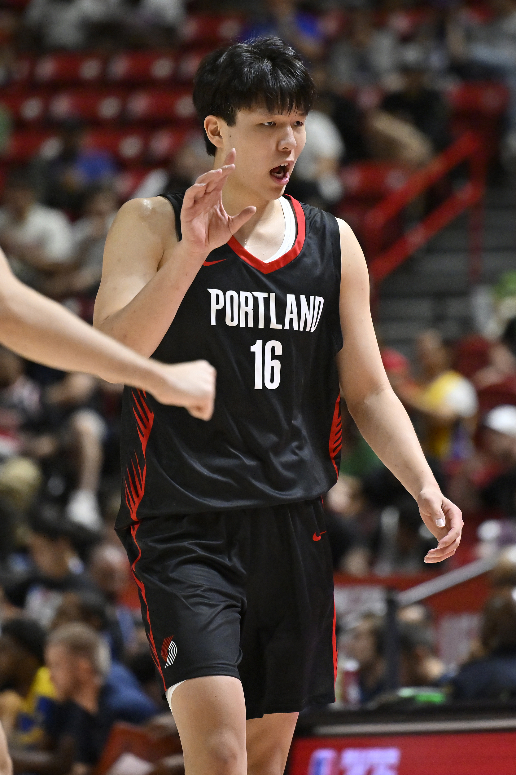 华体会体育-羡慕了？老鹰记者转发杨瀚森集锦：他不是我的维达斯，也不是你的维达斯，他是杨瀚森