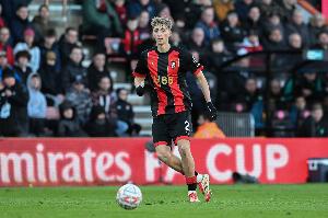 HuaTiHui-记者：切尔西希望世俱杯之前签下怀森，多家英超俱乐部争夺球员