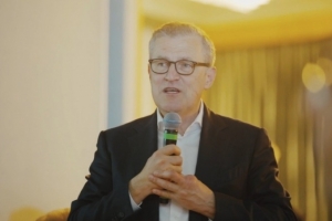 华体会官网-欧冠不重要？拜仁CEO：欧冠只是锦上添花 德甲冠军才是最重要的