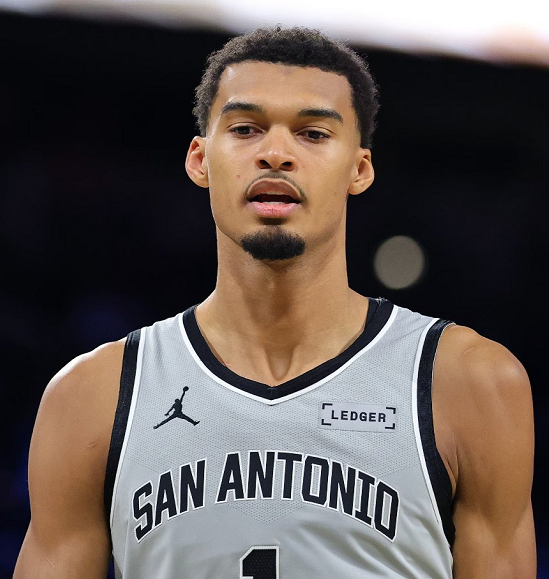 HuaTiHui-亚历山大34+5+5被批胜之不武，文班亚马历史第二人，雷霆复仇马刺